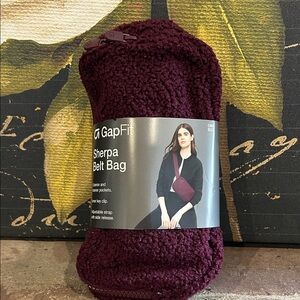 GAP Women's Sherpa Belt Bag